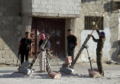 الفصائل المعارضة تستهدف بالقذائف أحد المعابر المحددة بالهدنة في حلب